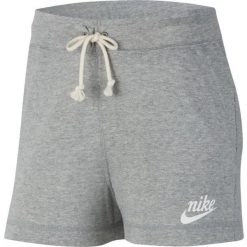 Damskie spodenki Nike Gym Vintage Short szare. Szare szorty sportowe damskie Nike, bez wzorów, z bawełny, sportowe, trekkingowe. Za 219.99 zł.