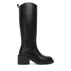 Kozaki JENNY. Czarne kozaki damskie Jenny, bez obcasa, na słupku. Za 229.99 zł.