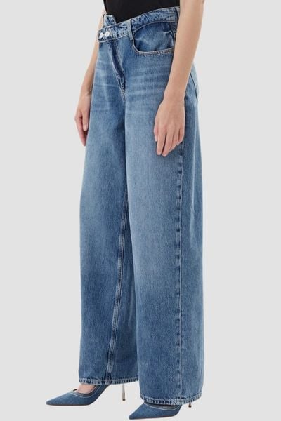 GUESS Niebieskie jeansy damskie z szeroką nogawką, Rozmiar XS. Niebieskie jeansy damskie Guess, z podwyższonym stanem. W wyprzedaży za 259.99 zł.