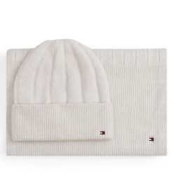Zestaw Szalik i Czapka Tommy Hilfiger. Brązowe czapki i kapelusze damskie Tommy Hilfiger, na zimę, bez wzorów. Za 429.99 zł.
