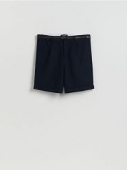 Szorty regular fit z paskiem - granatowy. Niebieskie szorty męskie Reserved, l, bez wzorów, z bawełny. Za 99.99 zł.