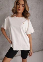 Biały T-shirt z Bawełny z Motywem Serca i Łańcuszkiem Carilnessa. Białe t-shirty i topy dla dziewczynek Renee, bez wzorów, z bawełny, bez ramiączek. Za 69.99 zł.