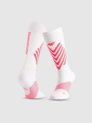 4F Skarpety narciarskie damskie - białe 35-38. Białe skarpety damskie 4f, bez wzorów, ze skóry. Za 99.99 zł.