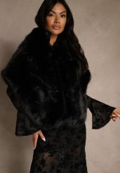 Czarne Futerkowe Ponczo Szal Typu Etola Aezney. Czarne swetry damskie Renee, bez wzorów, z satyny, eleganckie, bez kołnierzyka, bez ramiączek, bez kaptura. Za 109.99 zł.