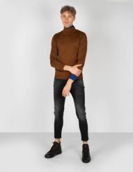 Takeshy Kurosawa Sweter "Turtle Neck" | 83158| Dolcevita Intarsio | Mężczyzna | Brązowy. Brązowe swetry przez głowę męskie Takeshy Kurosawa, m, bez wzorów, z dzianiny, bez kołnierzyka. W wyprzedaży za 329.00 zł.