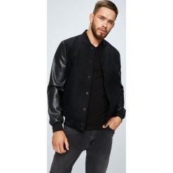Calvin Klein Jeans - Kurtka bomber. Kurtki męskie marki Calvin Klein Jeans. W wyprzedaży za 949.90 zł.