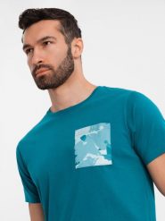 Bawełniany męski t-shirt z printowaną kieszonką turkusowy V1 OM-TSPT-0228 L. Niebieskie t-shirty męskie Ombre, l, bez wzorów, z bawełny, bez kołnierzyka. Za 166.41 zł.