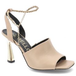 Beżowe Damskie Sandały Chebello Z Eleganckim Łańcuszkiem. Brązowe klapki damskie CheBello, z aplikacjami, bez obcasa, na obcasie, bez zapięcia. Za 469.00 zł.
