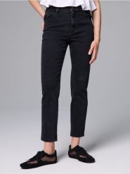 Spodnie jeansowe mom comfort fit - czarny. Czarne spodnie sportowe damskie Sinsay, l, bez wzorów, z jeansu. W wyprzedaży za 19.99 zł.