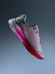 4F Buty do biegania AERIX damskie - koralowe 41. Pomarańczowe obuwie sportowe damskie 4f, bez wzorów, z materiału, do biegania. Za 399.99 zł.