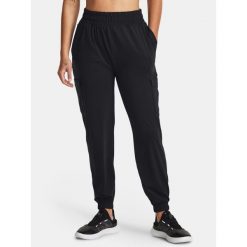 Spodnie Damskie Under Armour Joggery. Czarne spodnie sportowe damskie Under Armour, bez wzorów, na fitness i siłownię. W wyprzedaży za 272.49 zł.