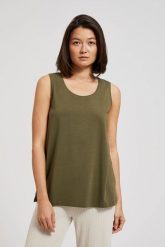 Gładki top oliwkowy. Zielone t-shirty damskie MOODO, s, bez wzorów, bez kołnierzyka. W wyprzedaży za 19.99 zł.