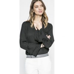 Vero Moda - Bluzka. Czarne bluzki damskie Vero Moda, m, bez wzorów, z materiału, casualowe, bez kołnierzyka, bez ramiączek. W wyprzedaży za 29.90 zł.