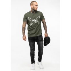 T-shirt o klasycznym kroju Tapout Basic. Białe koszulki sportowe męskie TAPOUT, bez wzorów, klasyczne, bez kołnierzyka. Za 119.00 zł.