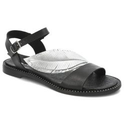 Czarno - Srebrne Sandały Armodo Modne Obuwie Damskie Z Liściem. Czarne klapki damskie Armodo, bez wzorów, ze skóry, bez obcasa, bez zapięcia. Za 339.00 zł.