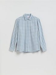 Koszula regular z lnem - jasnoniebieski. Niebieskie koszule męskie Reserved, l, bez wzorów, z tkaniny, bez kołnierzyka, bez ramiączek. Za 129.99 zł.