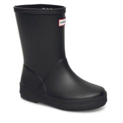 Kalosze Hunter. Czarne kalosze chłopięce Hunter, bez wzorów. Za 129.99 zł.