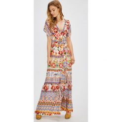 Desigual - Sukienka. Szare sukienki damskie Desigual, z dzianiny, casualowe, z krótkim rękawem. W wyprzedaży za 499.90 zł.