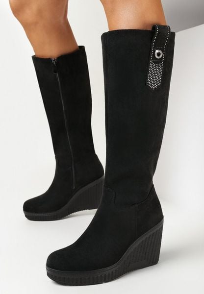 Czarne Kozaki na Koturnie z Paskiem w Cyrkonie Umbra. Czarne kozaki damskie Born2be, bez obcasa, na koturnie. Za 149.99 zł.