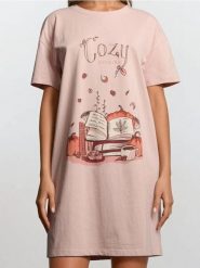 Bawełniana koszula nocna z nadrukiem jesiennym - różowy. Czerwone koszule nocne damskie Sinsay, l, bez wzorów, z bawełny. Za 29.99 zł.