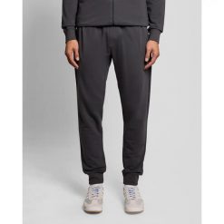 Spodnie do biegania Lyle & Scott. Czarne spodnie sportowe męskie LYLE AND SCOTT, l, bez wzorów, z dresówki, do biegania. Za 148.00 zł.