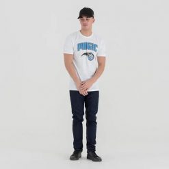 Koszulka Orlando Magic NBA. Białe koszulki sportowe męskie New Era, m, bez wzorów, z bawełny, bez kołnierzyka, bez ramiączek, trekkingowe. Za 134.00 zł.