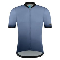 EVOLVE Avventura koszulka z krótkim rękawem, niebieski indygo. Niebieskie buty sportowe męskie Shimano, bez wzorów, bez kołnierzyka, bez ramiączek, rowerowe. Za 417.15 zł.