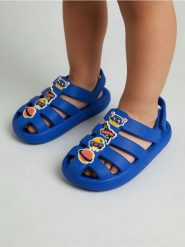 Sandały chłopięce - niebieski. Niebieskie sandały chłopięce Sinsay, bez zapięcia. Za 25.99 zł.