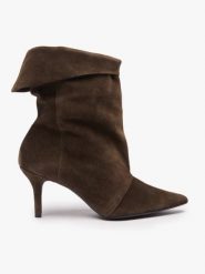 Brązowe botki na szpilce z mankietem. Brązowe botki damskie Ryłko, z gumy, eleganckie, bez obcasa, na obcasie, bez zapięcia. Za 599.99 zł.