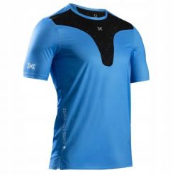 Koszulka męska X-Bionic Corefusion Run Shirt Ss Eternal Ice A070. Niebieskie koszulki sportowe męskie X Bionic, m, bez wzorów, bez kołnierzyka, bez ramiączek, do biegania. Za 519.99 zł.