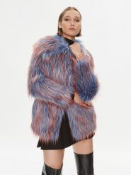 Pinko Futro Crudelia 102000 A18C Niebieski Regular Fit. Niebieskie płaszcze damskie Pinko, s, bez wzorów, z futra, bez kaptura. Za 2,599.00 zł.