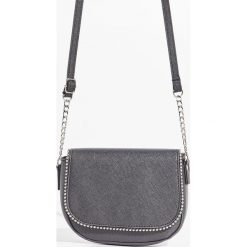 Torebka z łańcuszkami - Czarny. Torebki do ręki damskie marki Calvin Klein Jeans. Za 49.99 zł.