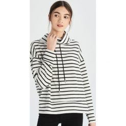 Sweter z wiązaniem - Wielobarwn. Swetry damskie marki Sinsay. Za 39.99 zł.
