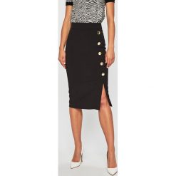 Marciano Guess - Spódnica. Białe spódnice damskie Marciano Guess, z aplikacjami, z elastanu, z podwyższonym stanem, midi, ołówkowe. W wyprzedaży za 299.90 zł.