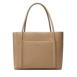 Torebka Calvin Klein. Brązowe torebki shopper damskie Calvin Klein, bez wzorów, klasyczne, bez dodatków. Za 379.99 zł.