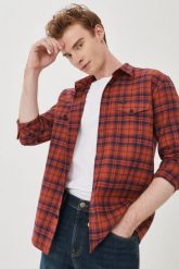 LEE REGULAR SHIRT RED OCHRE L69HCAOE 112140628. Brązowe koszule męskie Lee, l, bez wzorów, bez kołnierzyka, bez ramiączek. Za 139.99 zł.