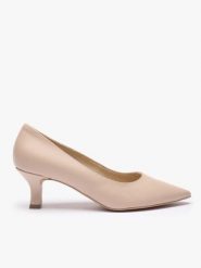 Beżowe czółenka ze skóry licowej. Brązowe czółenka damskie Ryłko, bez wzorów, z gumy, eleganckie, bez obcasa, na obcasie, bez zapięcia. Za 379.99 zł.