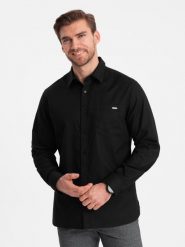 Bawełniana męska koszula z kieszenią REGULAR FIT - czarna V1 OM-SHCS-0147 - XL. Czarne koszule męskie Ombre Clothing, l, bez wzorów, z bawełny, klasyczne, bez kołnierzyka, bez ramiączek. W wyprzedaży za 79.99 zł.