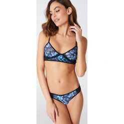NA-KD Lingerie Siateczkowe figi Color Block - Blue,Multicolor. Figi damskie marki NA-KD Lingerie. W wyprzedaży za 24.38 zł.