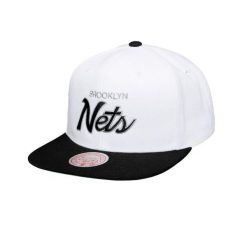 Czapka typu snapback Mitchell & Ness Heritage Script Brooklyn Nets. Białe czapki i kapelusze męskie Mitchell & Ness, bez wzorów, eleganckie. Za 194.00 zł.