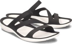 Crocs Crocs Swiftwater - Klapki Damskie - 203998 BLACK/WHITE 41/42. Białe klapki damskie Crocs, bez wzorów, sportowe, bez obcasa. Za 157.33 zł.