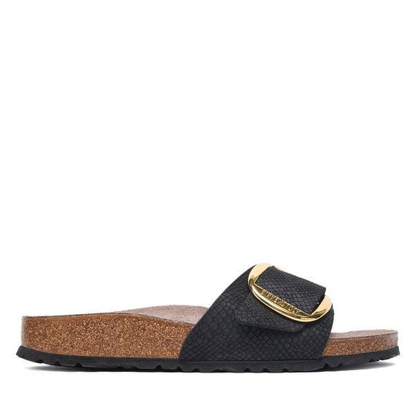 Klapki Birkenstock. Czarne klapki damskie Birkenstock, bez wzorów, bez obcasa. Za 494.99 zł.