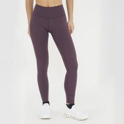 Legginsy treningowe CERBERO efekt push-up bordowy. Fioletowe legginsy damskie Legea, bez wzorów, z elastanu. W wyprzedaży za 108.00 zł.