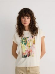 T-shirt z nadrukiem - kremowy. Białe t-shirty damskie Reserved, l, bez wzorów, z bawełny, bez kołnierzyka. Za 49.99 zł.