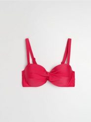 Góra od bikini bandeau z ozdobnym marszczeniem - różowy. Czerwone bikini damskie Sinsay, l, bez wzorów. Za 25.99 zł.