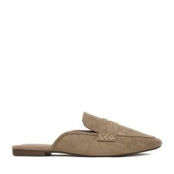 Klapki JENNY. Brązowe klapki damskie Jenny, bez wzorów, bez obcasa. Za 119.99 zł.