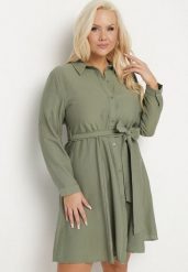 Zielona Wiskozowa Sukienka Koszulowa z Materiałowym Paskiem Edirilea. Zielone sukienki damskie Born2be, na co dzień, xl, bez wzorów, z jeansu, eleganckie, bez kołnierzyka, bez ramiączek, midi, koszulowe. Za 89.99 zł.