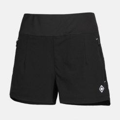 Lekkie i elastyczne szorty bermudzkie ASTI, szybkoschnące i zapewniające maksyma. Białe szorty damskie IZAS, m, bez wzorów, z nylonu, eleganckie. Za 291.26 zł.