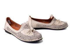 COMFORTABEL 830049-08 beige, półbuty damskie. Brązowe półbuty damskie Comfortabel, na lato, w ażurowe wzory, ze skóry, bez obcasa, bez zapięcia. Za 229.42 zł.