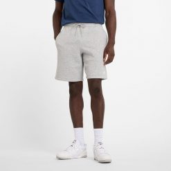 Spodenki męskie New Balance MS43903AG – szare. Szare szorty męskie New Balance, m, bez wzorów, z bawełny, klasyczne. Za 119.99 zł.